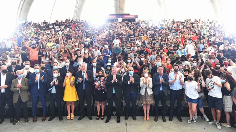 Fernández: “Mientras yo gobierne esta patria les voy a dar oportunidades a todos”