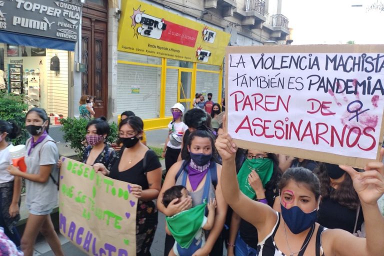 8M: Mujeres y disidencias marcharon en Paraná