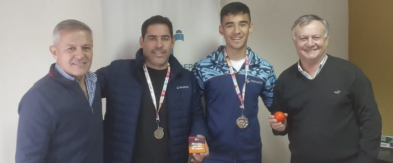 Acompañan el desempeño de los atletas entrerrianos