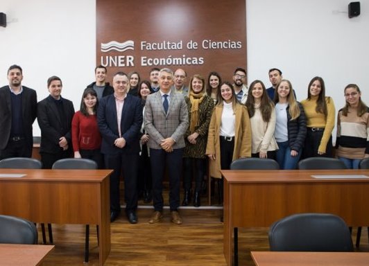 El Tribunal de Cuentas formalizó el ingreso de 13 nuevos pasantes de la UNER