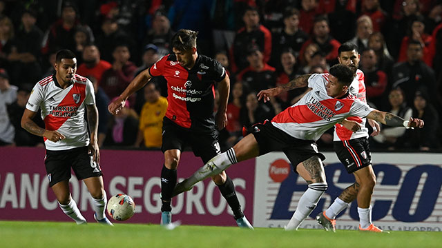 Colón le ganó a River 1-0 en Santa Fe