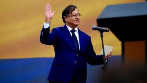 Asumió Petro, el primer presidente de izquierda de la historia de Colombia