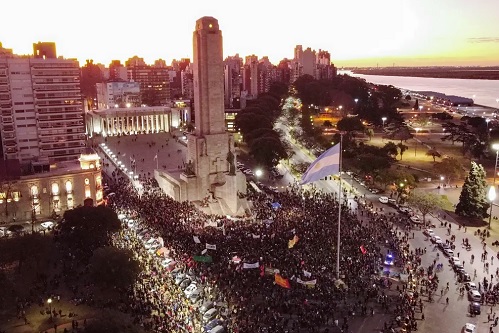 Masiva protesta por las quemas: Anunciaron un corte del puente Rosario-Victoria