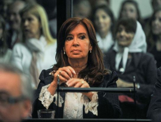 Cristina Fernández: “Estoy ante un pelotón de fusilamiento mediático judicial”