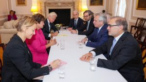 El Presidente calificó de “constructiva” la reunión con Giorgieva