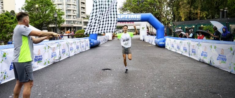 Imanol Quiróz y Patricia Ponce ganaron los 10K de la maratón del Becario