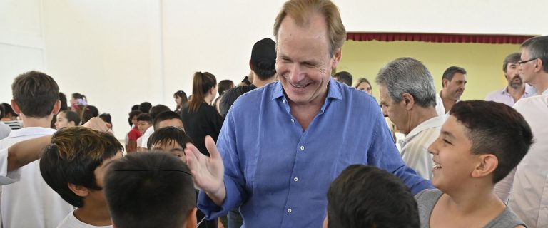 Bordet inauguró obras educativas y deportivas en Concordia