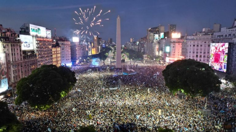 Feriado Nacional para recibir a los jugadores campeones del mundo