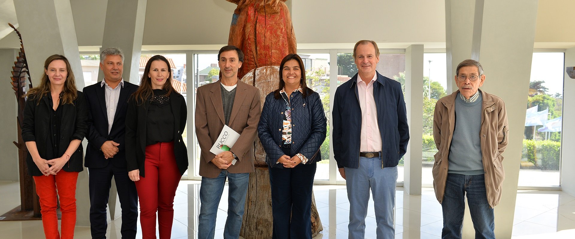 Bordet presentó el simposio internacional de escultura que se realizará en San José