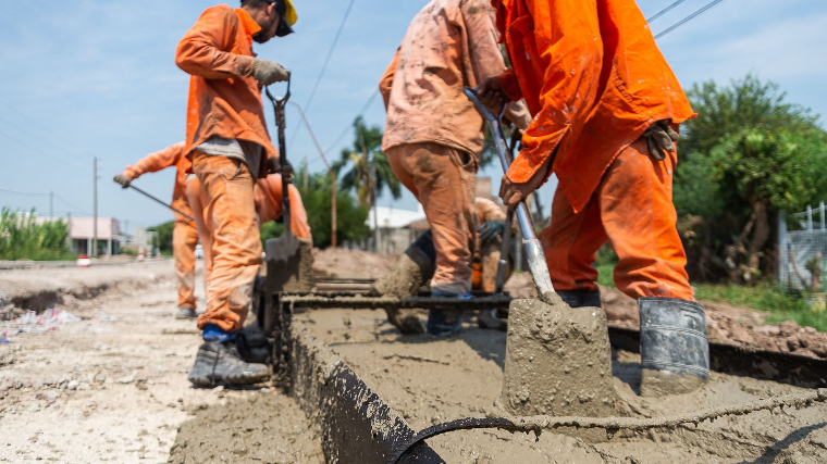 Licitaron la construcción de cordones cuneta e iluminación Led para más de 15 vecinales