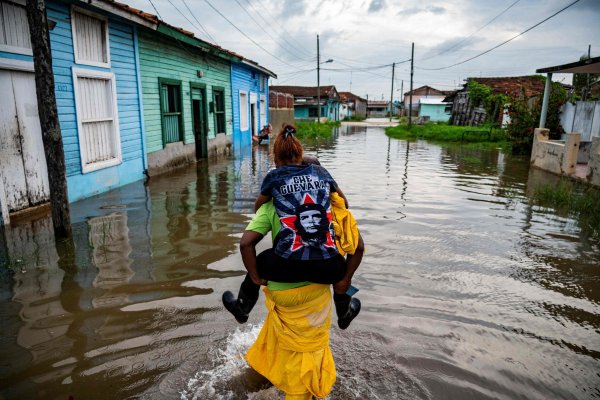 El huracán “Idalia” azotó Florida y avanza hacia Georgia