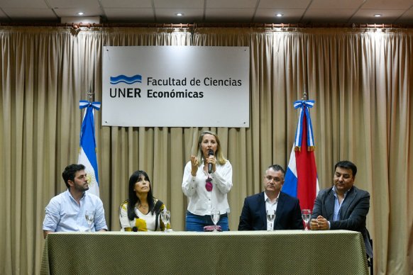 La vicegobernadora y la vicegobernadora electa participaron de una capacitación para autoridades comunales electas