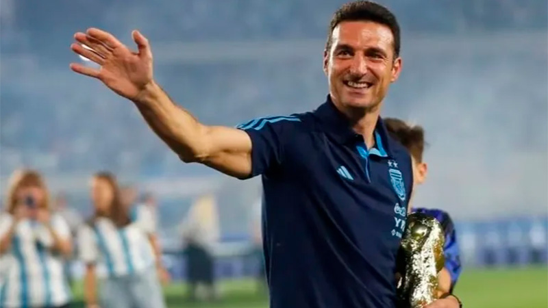 Scaloni cobró los premios del Mundial mientras espera reunirse con Messi