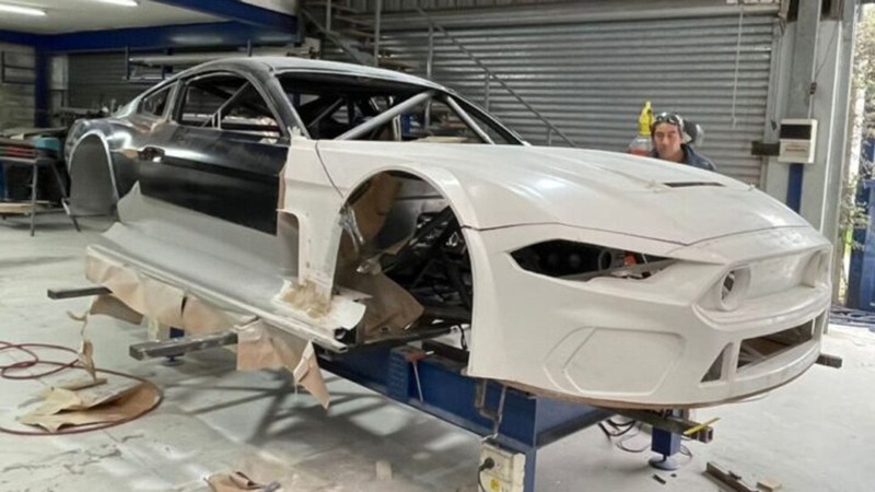 Werner recibió el Ford Mustang: el nuevo auto de TC está en proceso de pintura