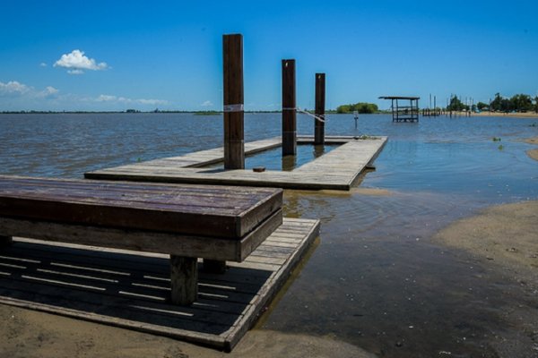 Recuerdan que no está permitido el ingreso al río en balnearios de la ciudad