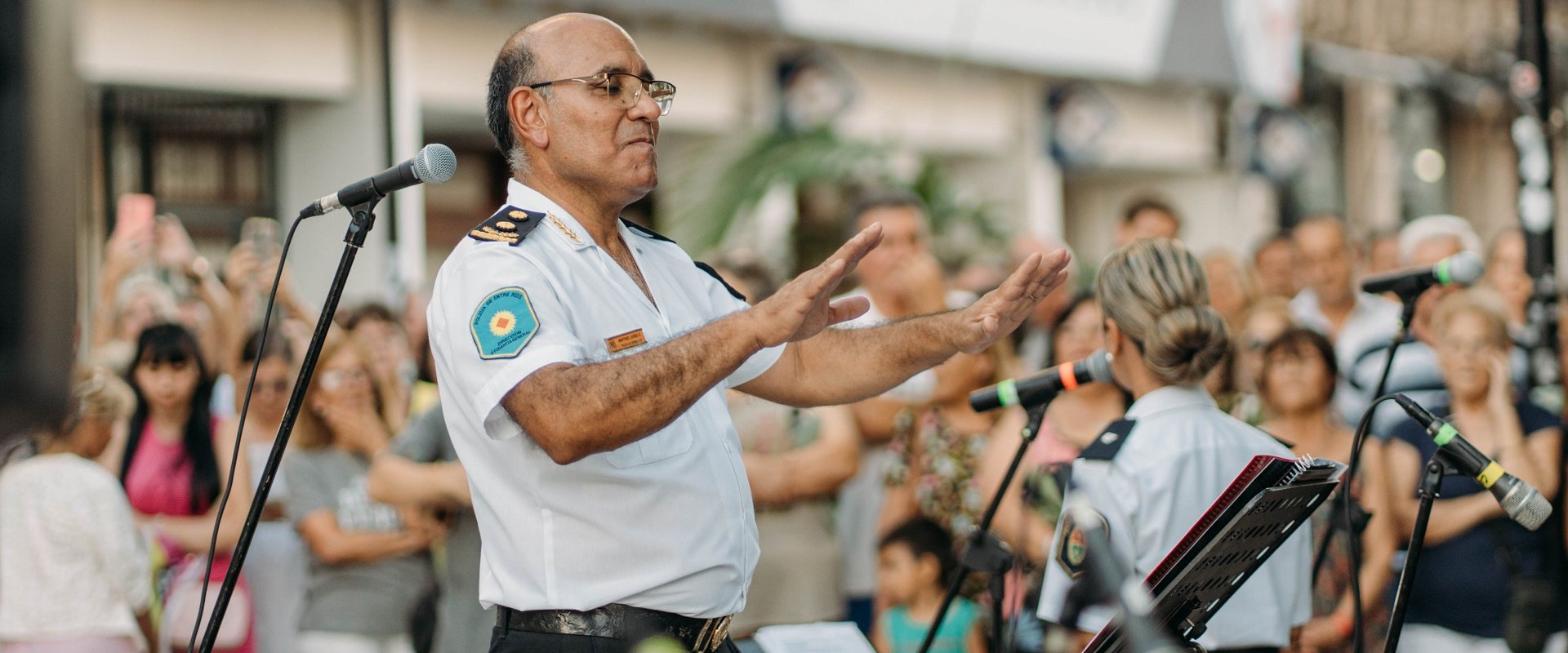 La banda de Música de la Policía brindó un espectáculo en el centro de Paraná