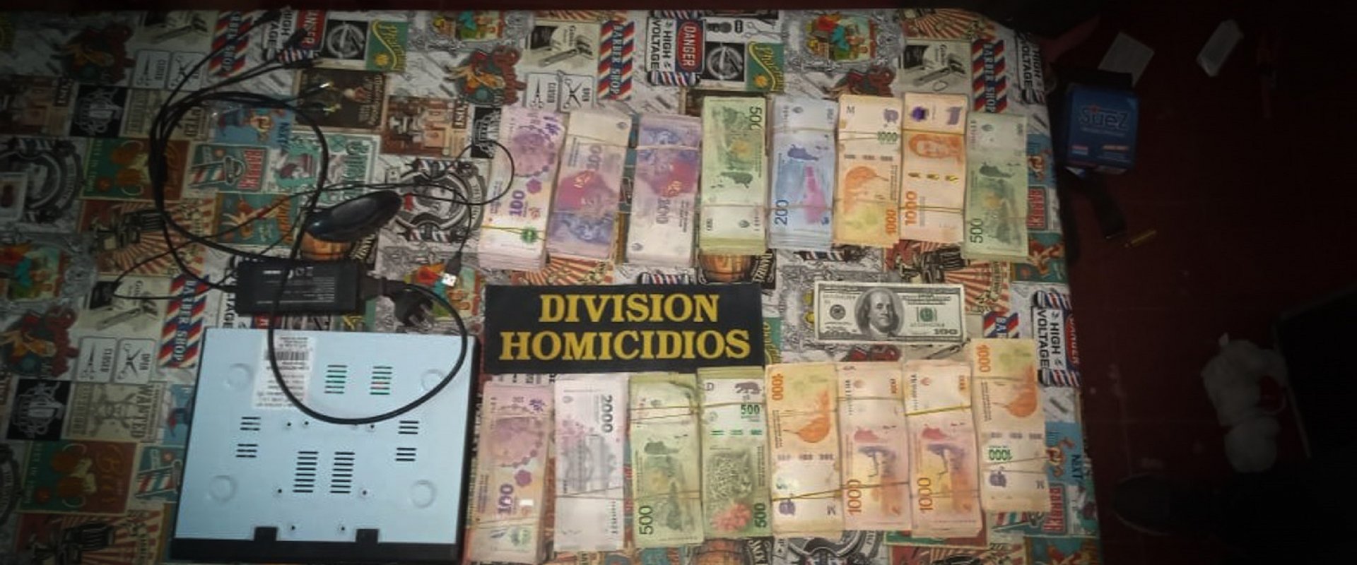 Decomiso de dinero, cocaína, marihuana y armas en operativo policial