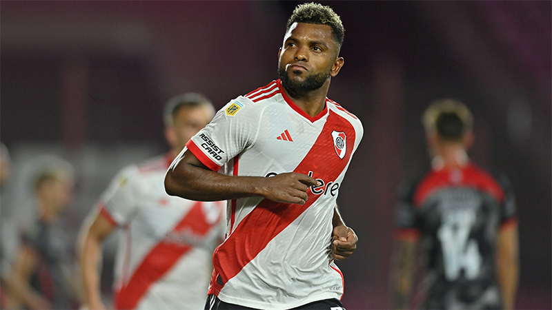 River le ganó a Barracas y obtuvo su primera victoria del torneo: goles del 2-0