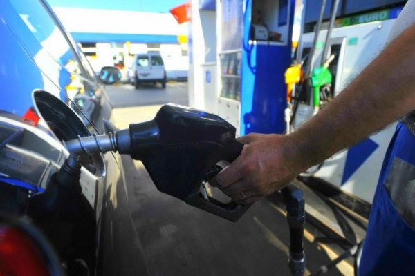 Se vienen aumentos de nafta y gasoil