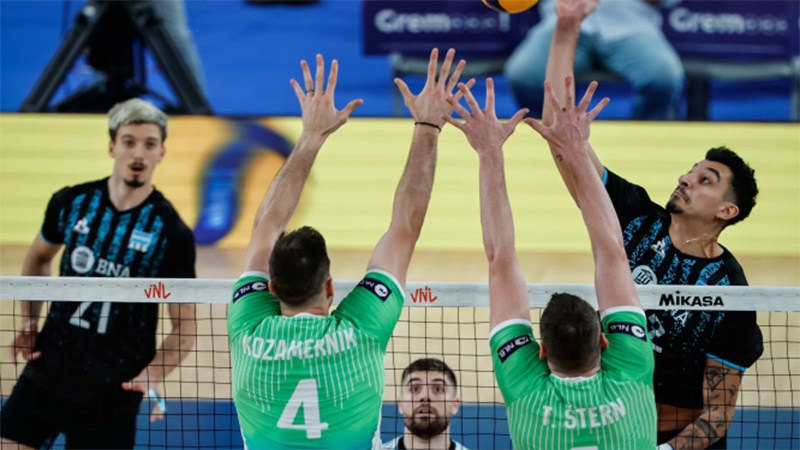 Con el entrerriano Vicentin, Argentina no pudo ante Eslovenia en la VNL