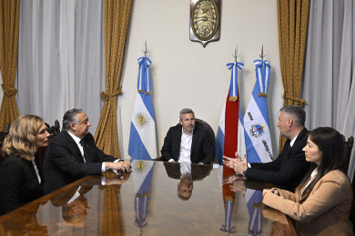 El gobernador recibió a empresarios del transporte de cargas