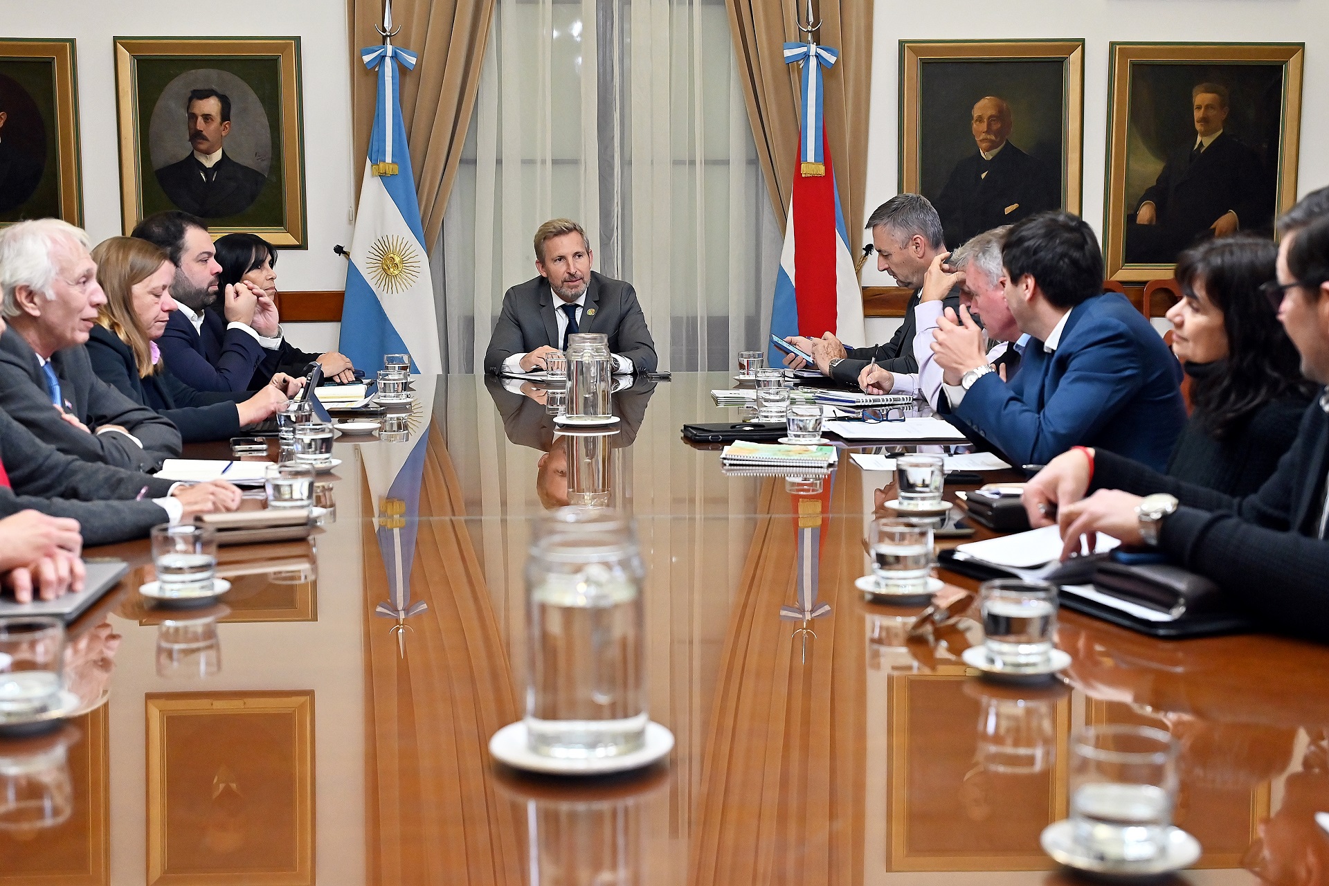 Obra pública, paritaria docente y programas sociales fueron los temas de la reunión de gabinete