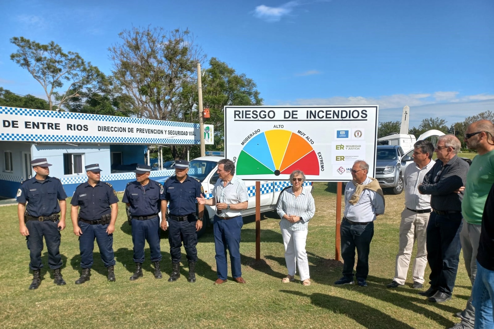 Ya colocan la nueva cartelería sobre Riesgo de Incendios Forestales en Entre Ríos