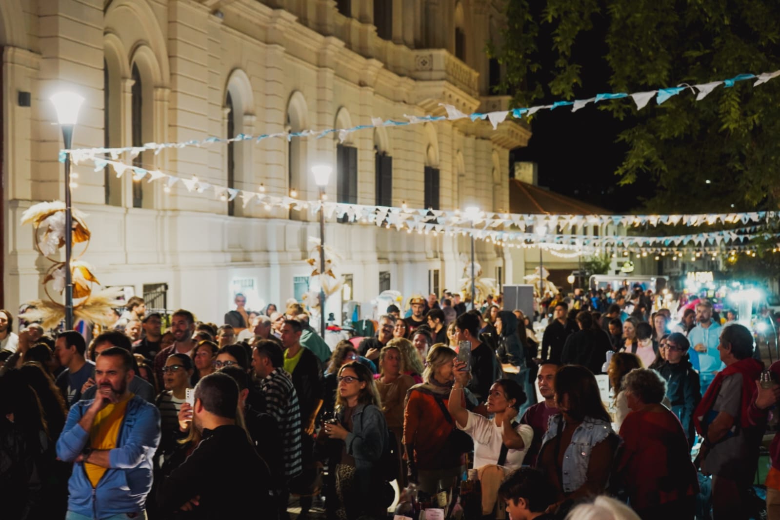 El gobierno celebró el Día del Trabajador con actividades en el Museo Casa de Gobierno y en plaza Carbó